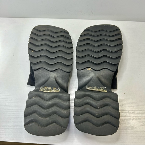 Lei Black Platform Sandals - Picture 11 of 16